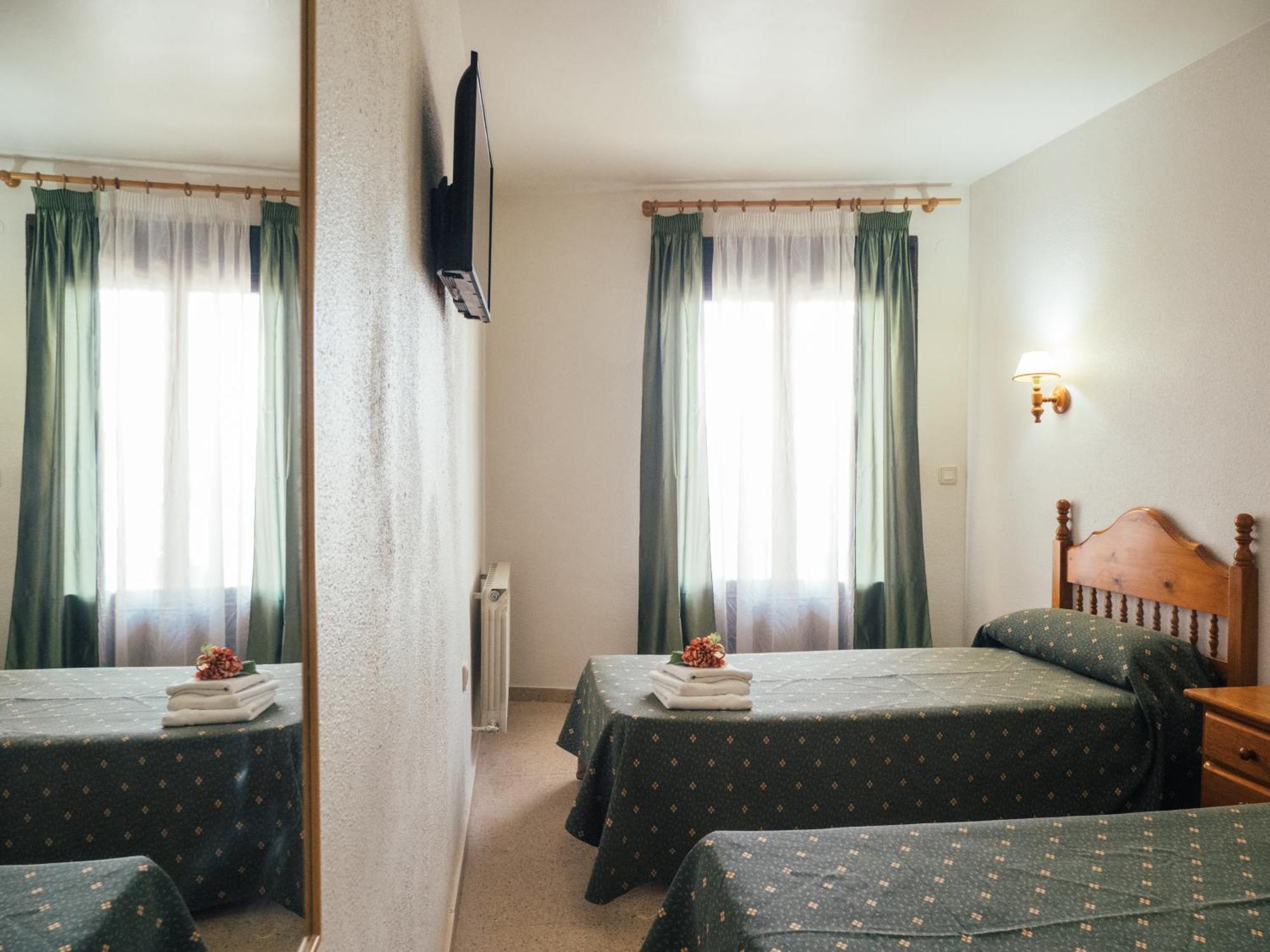 Hotel Valmar Villar de Olalla Eksteriør bilde